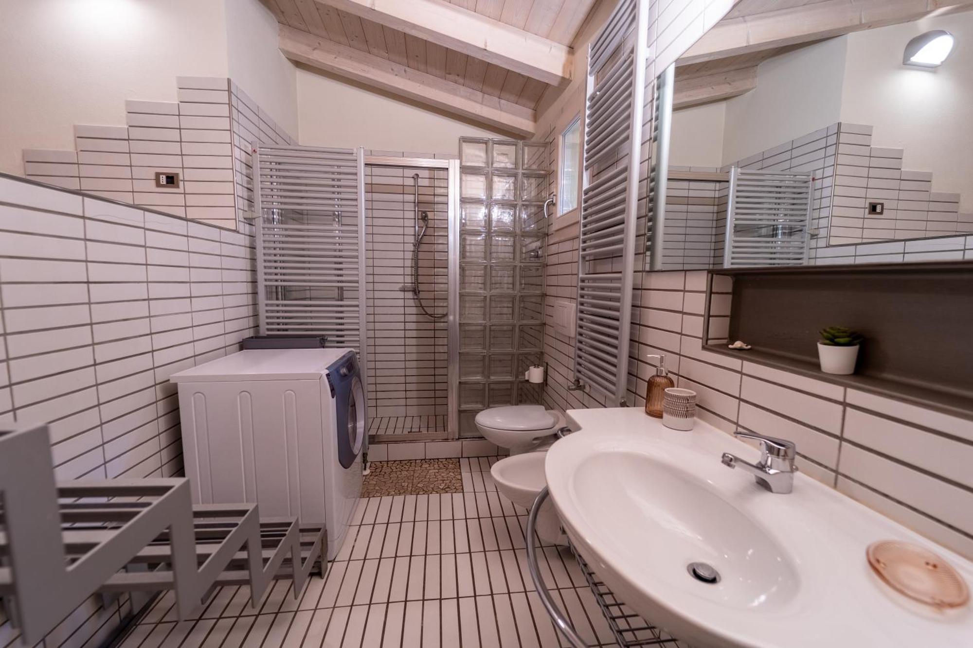 Realkasa Schiavonia Studio โบโลญญา ภายนอก รูปภาพ